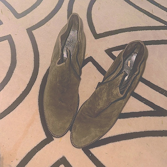 Aquatalia Olive Leather ankle Boots size 10 - Picture 1 of 9